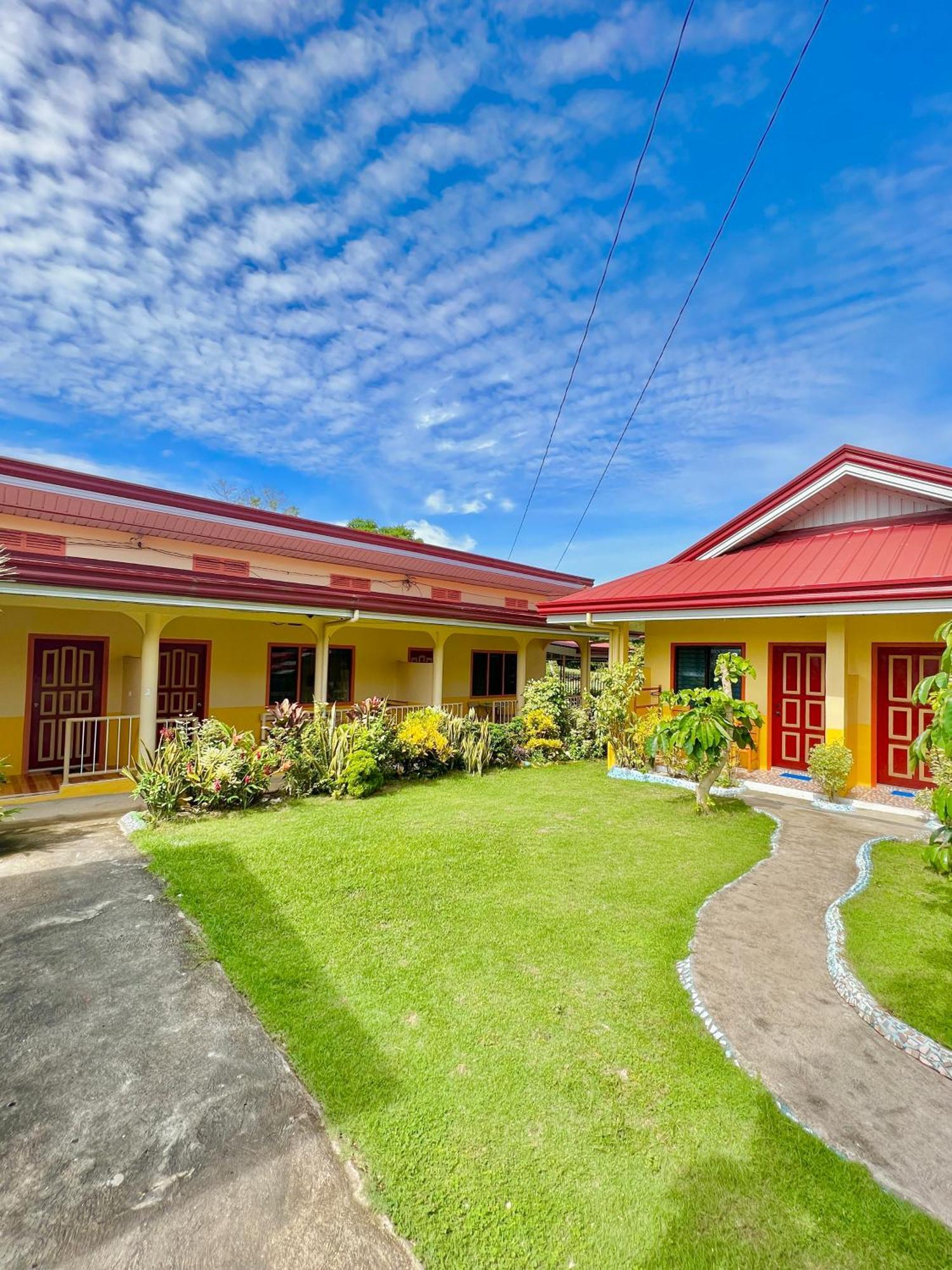 Uptown Guesthouse Siquijor Bagian luar foto