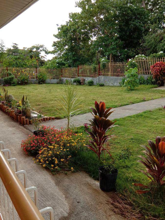 Uptown Guesthouse Siquijor Bagian luar foto