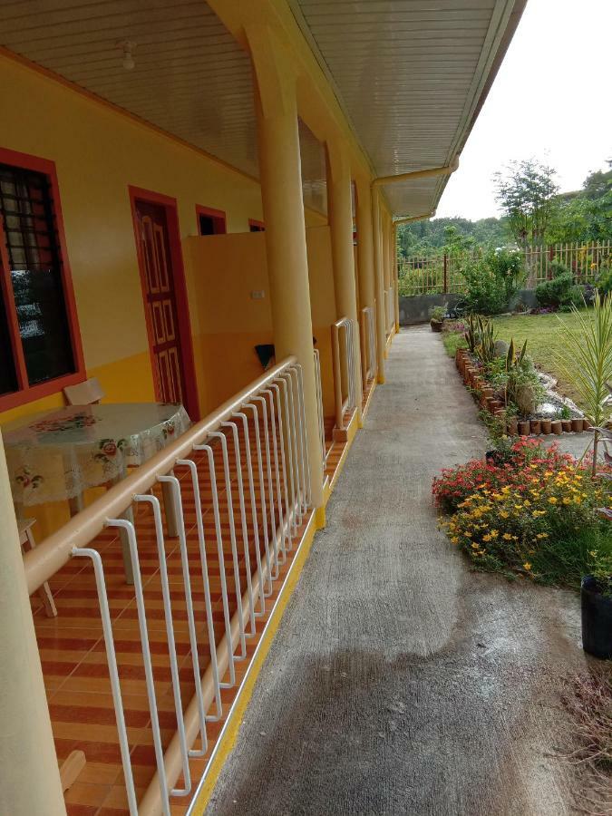 Uptown Guesthouse Siquijor Bagian luar foto