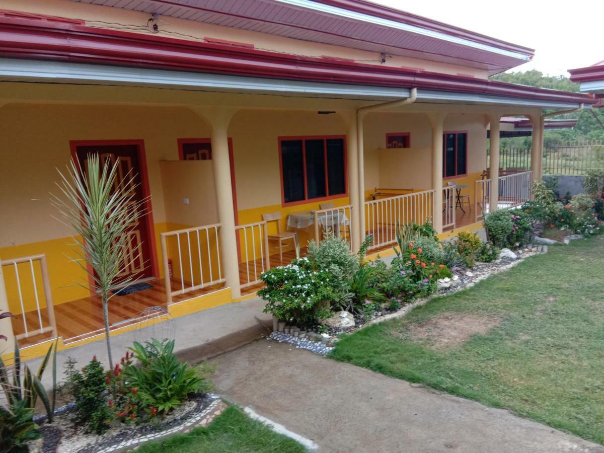 Uptown Guesthouse Siquijor Bagian luar foto